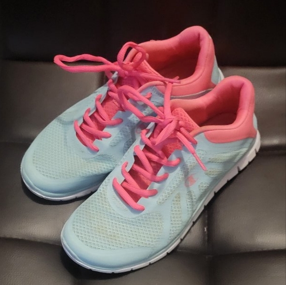 Champion Gustos - Picture 2 of 3